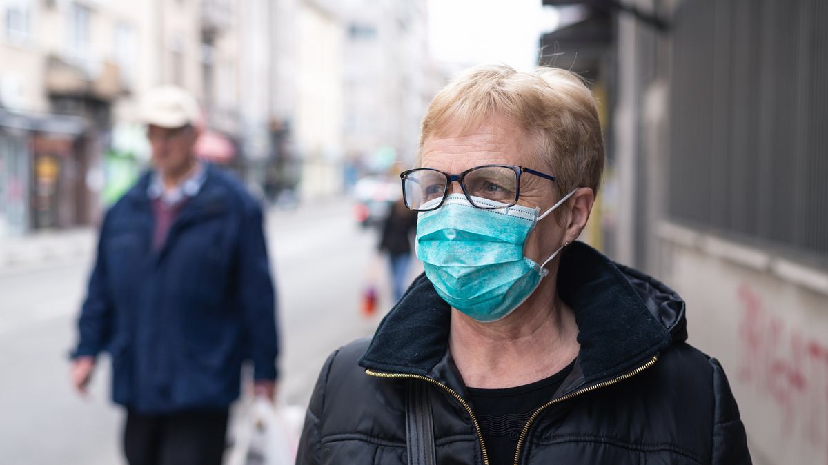 V Česku se nám podaří virus obejít, říká viroložka